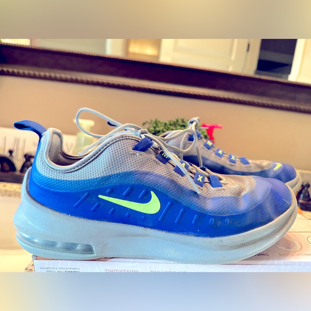 Nike and1